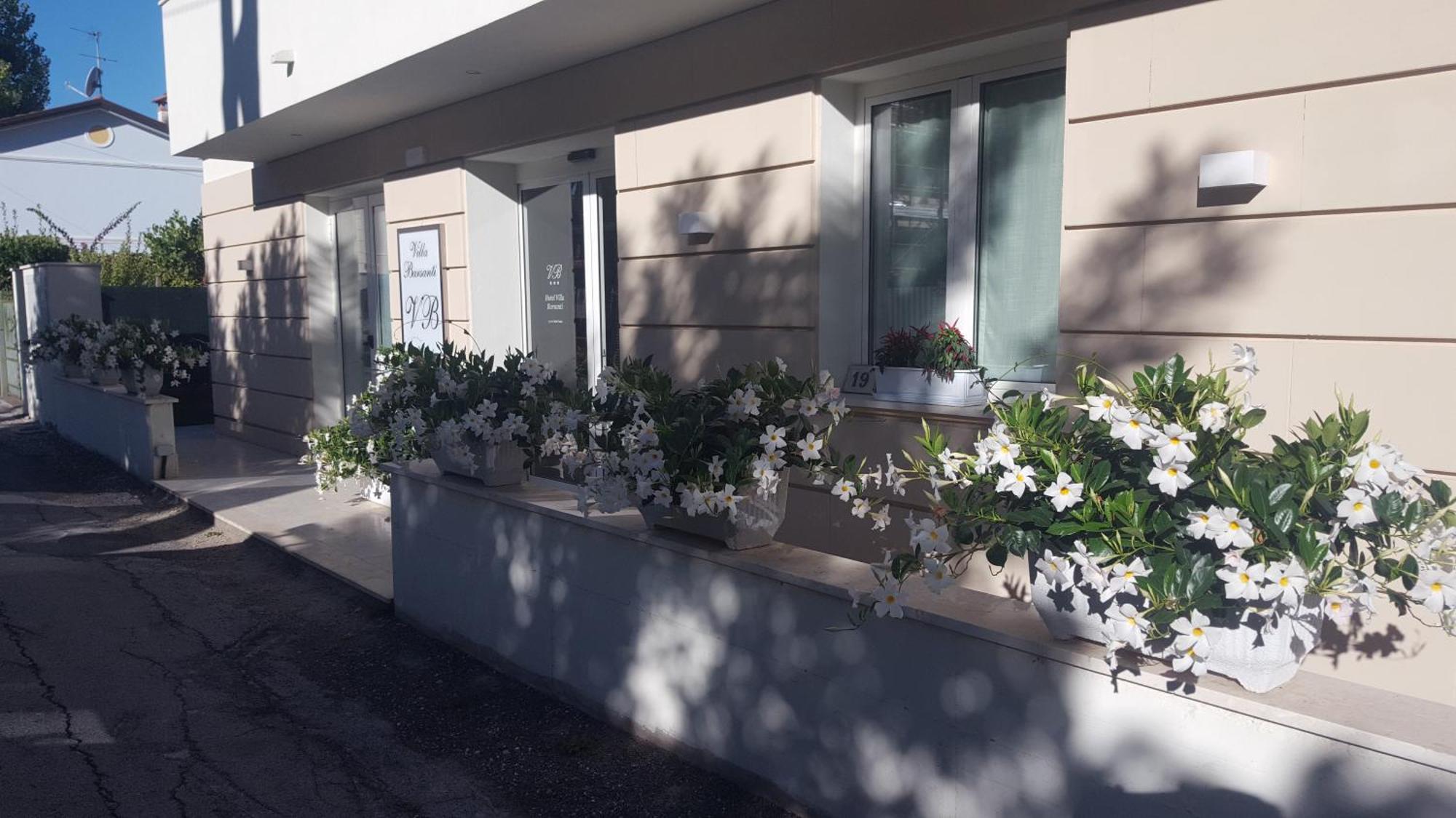 Hotel Villa Barsanti ปิเอตราซานตา ภายนอก รูปภาพ