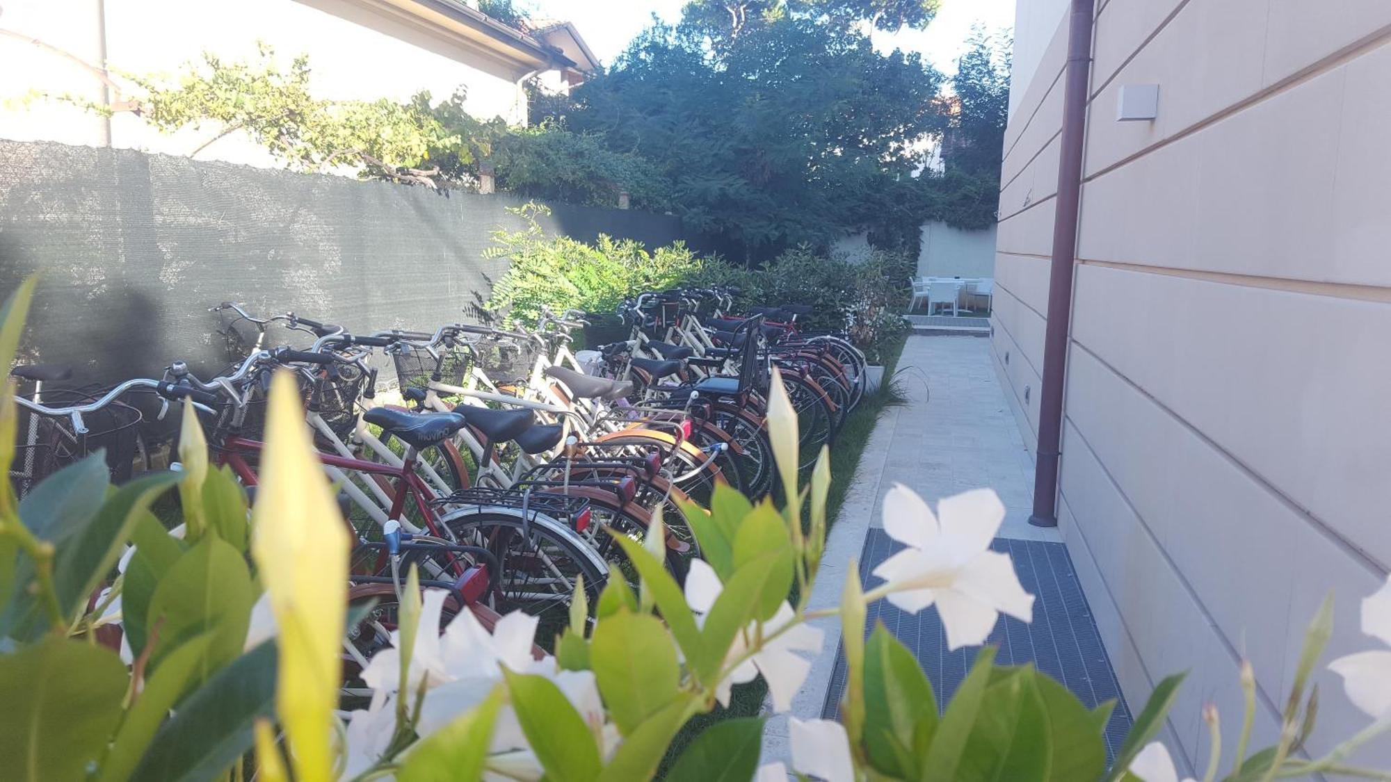 Hotel Villa Barsanti ปิเอตราซานตา ภายนอก รูปภาพ