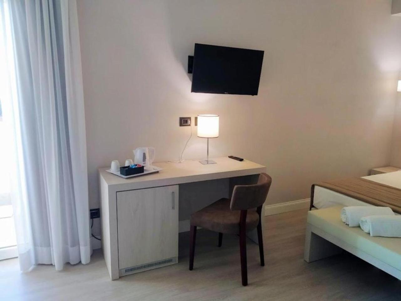 Hotel Villa Barsanti ปิเอตราซานตา ภายนอก รูปภาพ