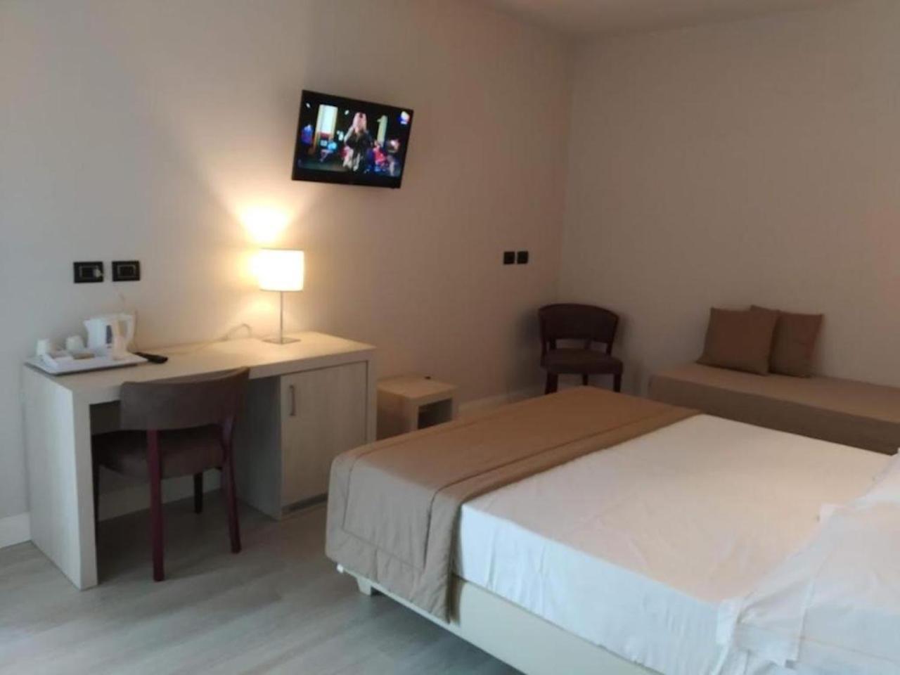 Hotel Villa Barsanti ปิเอตราซานตา ภายนอก รูปภาพ