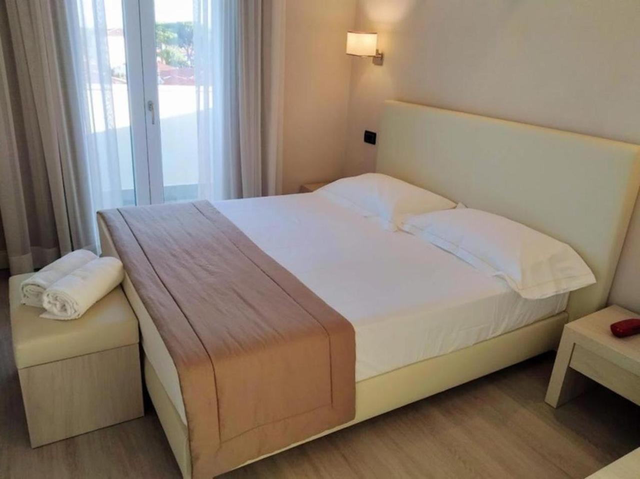 Hotel Villa Barsanti ปิเอตราซานตา ภายนอก รูปภาพ